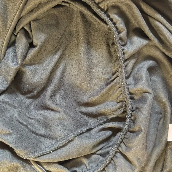 Victoria’s Secret Black Velvet Ruffled crisscross Sleeveless Romper Size L - Picture 9 of 9